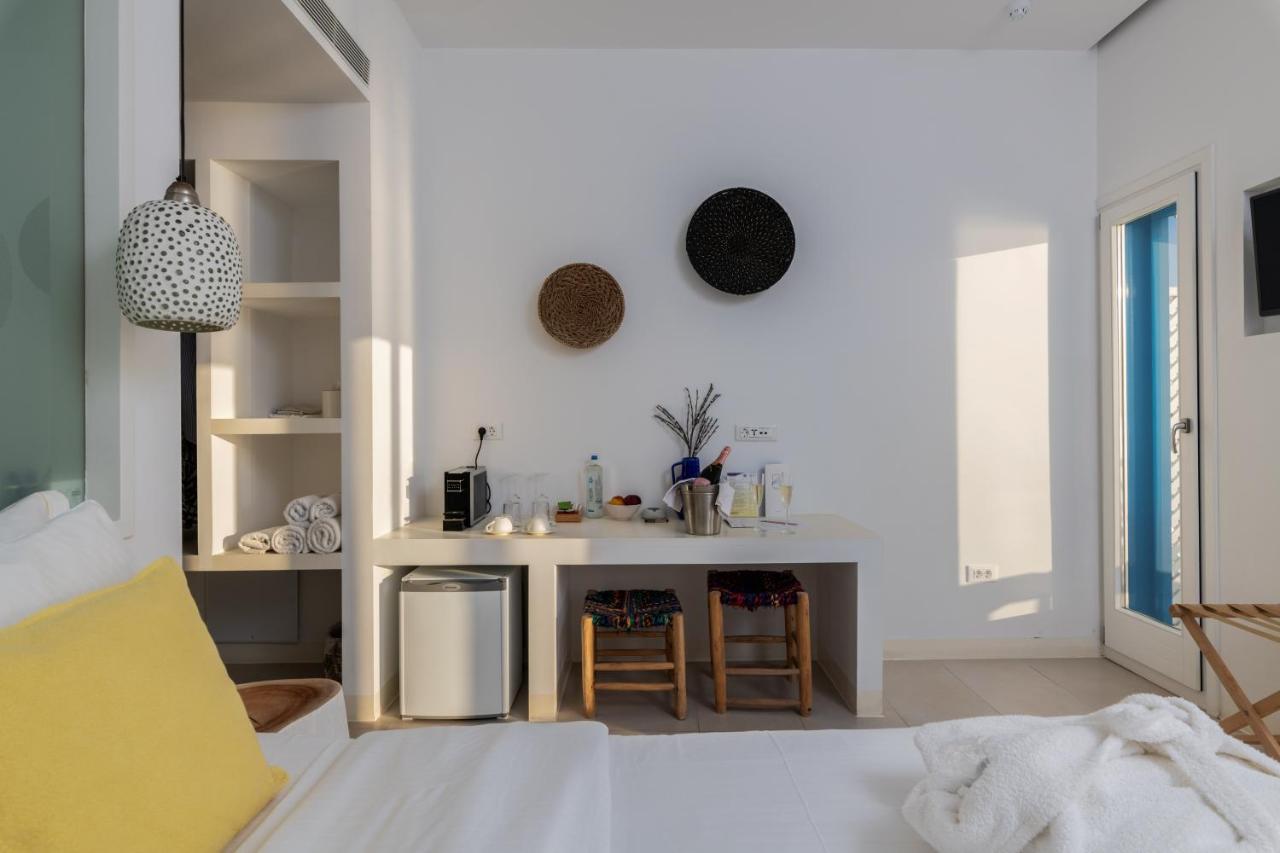 Bluetopia Suites Mykonos Town Esterno foto