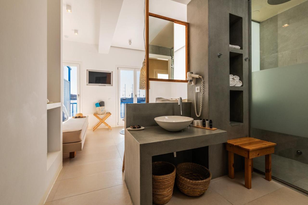 Bluetopia Suites Mykonos Town Esterno foto