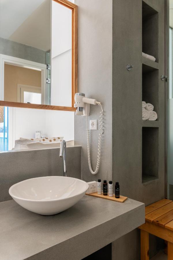 Bluetopia Suites Mykonos Town Esterno foto