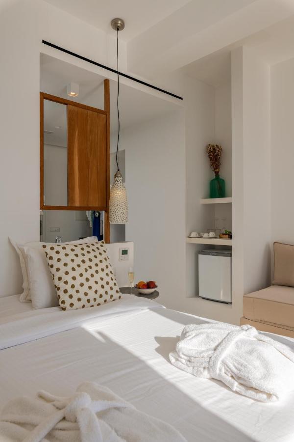 Bluetopia Suites Mykonos Town Esterno foto