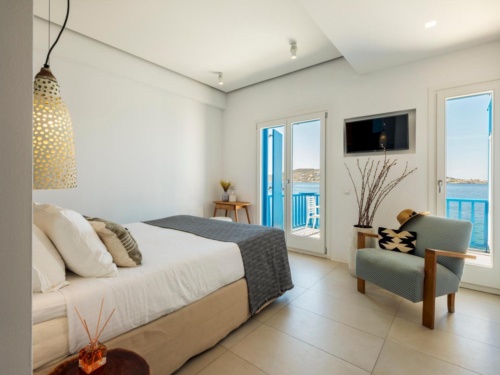 Bluetopia Suites Mykonos Town Esterno foto