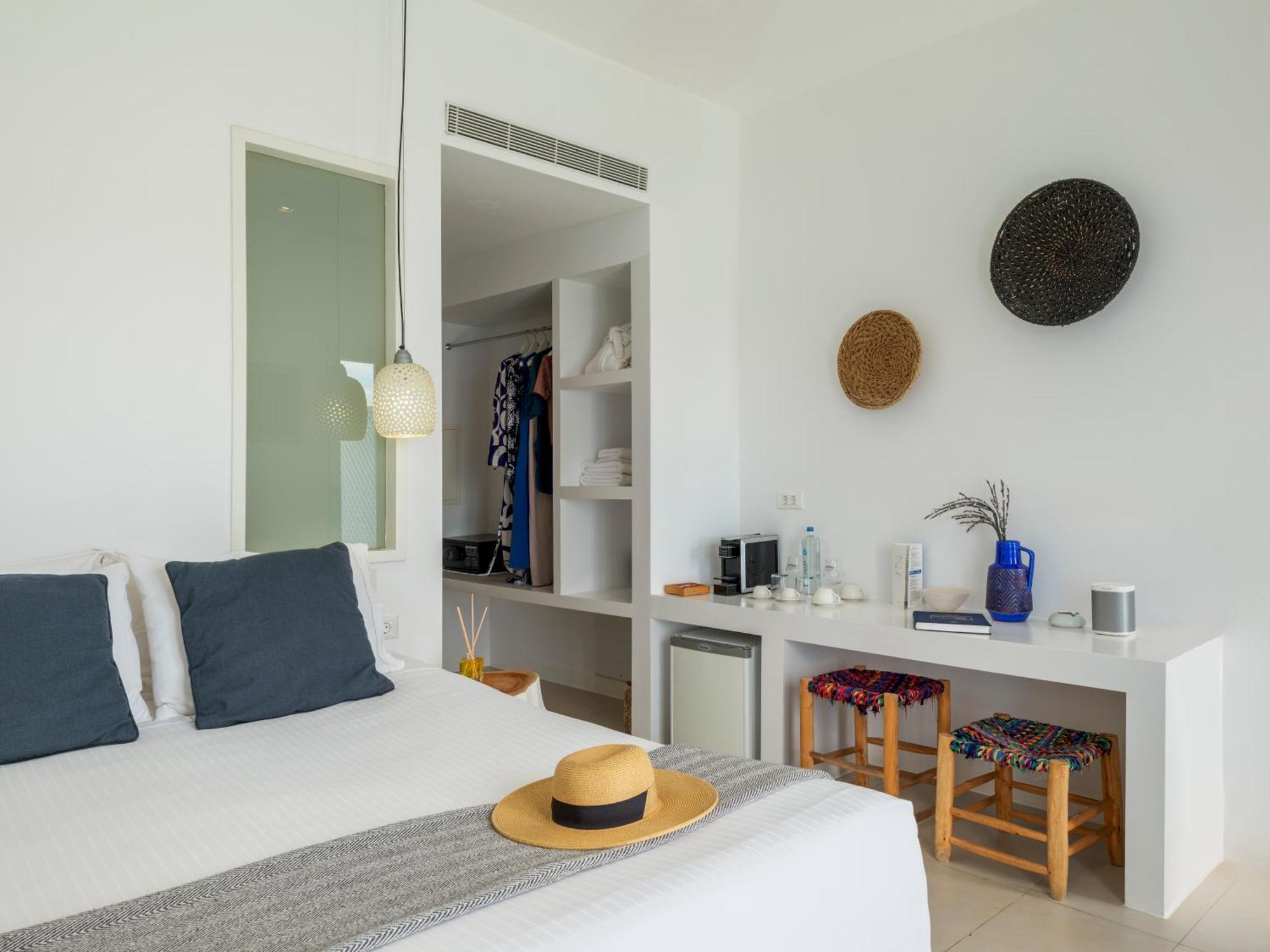 Bluetopia Suites Mykonos Town Esterno foto