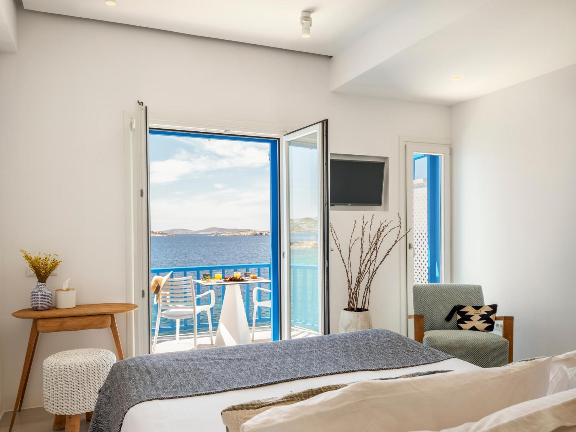 Bluetopia Suites Mykonos Town Esterno foto