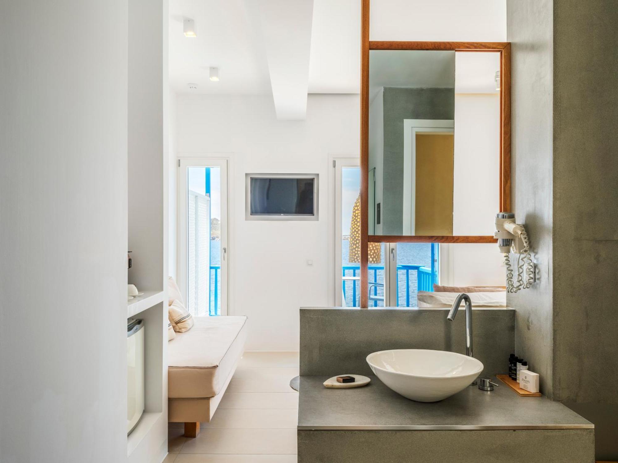 Bluetopia Suites Mykonos Town Esterno foto
