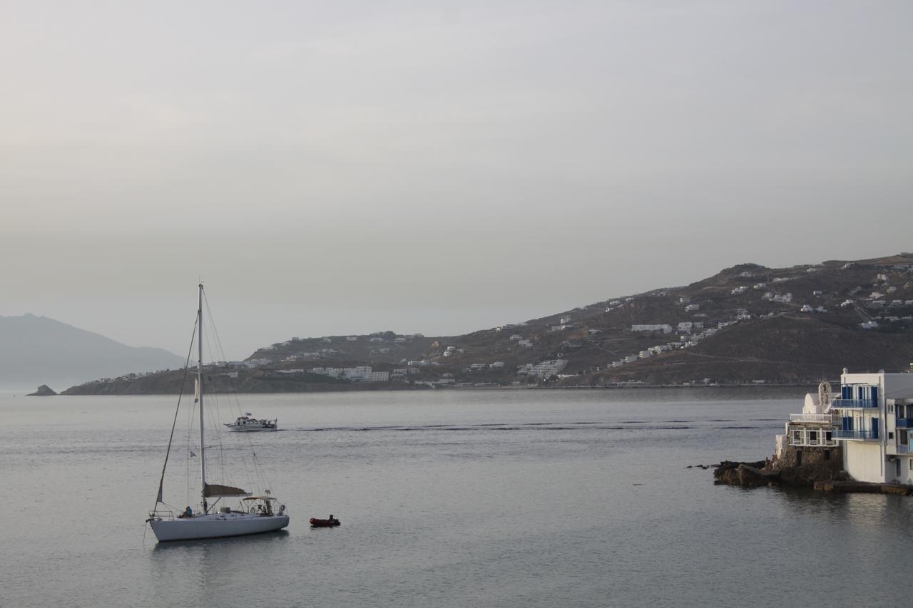 Bluetopia Suites Mykonos Town Esterno foto