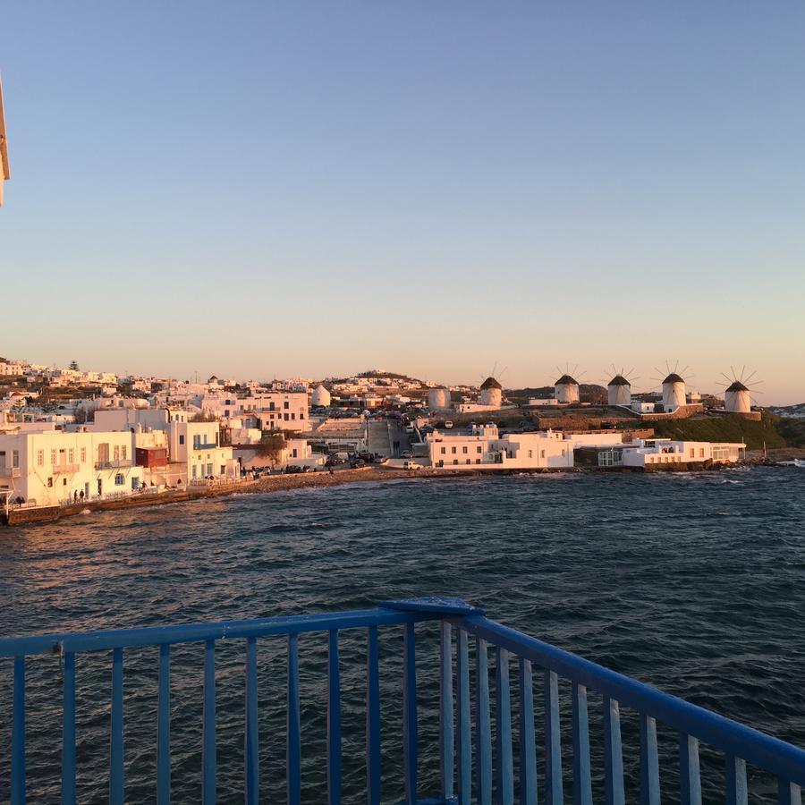 Bluetopia Suites Mykonos Town Esterno foto