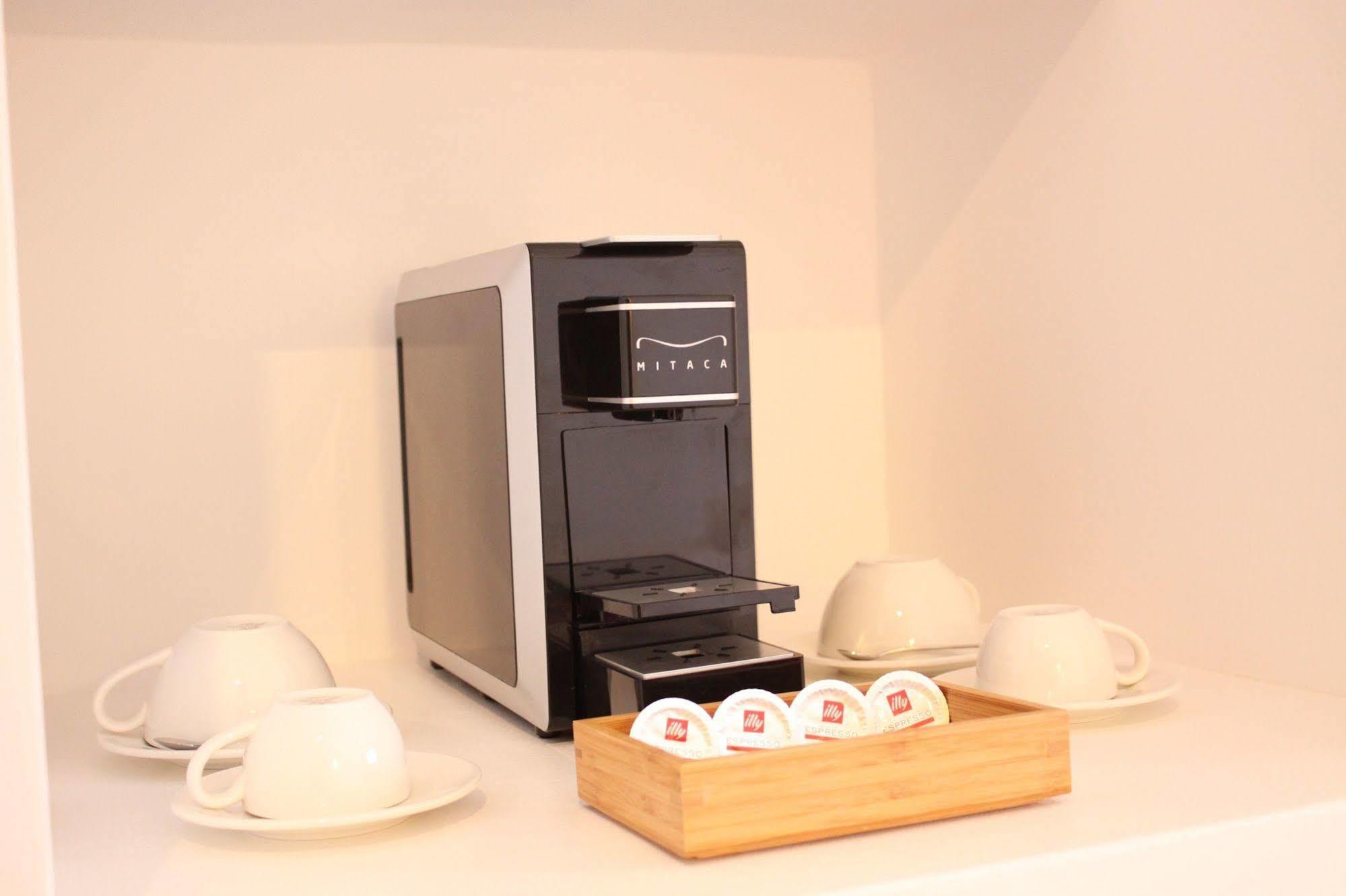 Bluetopia Suites Mykonos Town Esterno foto