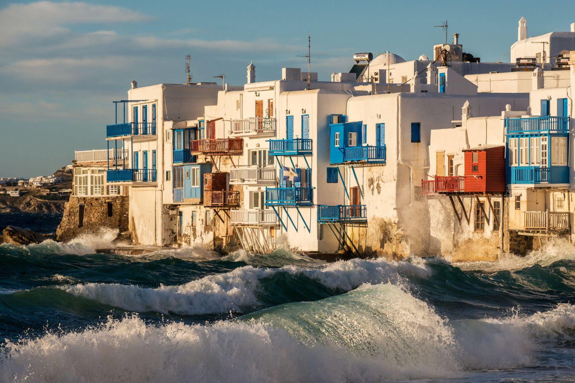 Bluetopia Suites Mykonos Town Esterno foto